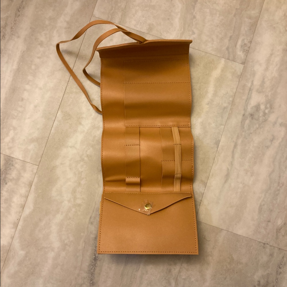 Glass Ladder & Co Tech Organizer